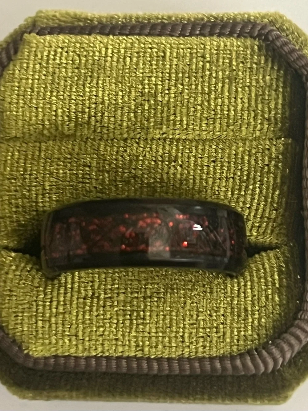 Men’s Titanium Steel Black/Red Dragon Inlay Polished Finish 8mm Band Size 11